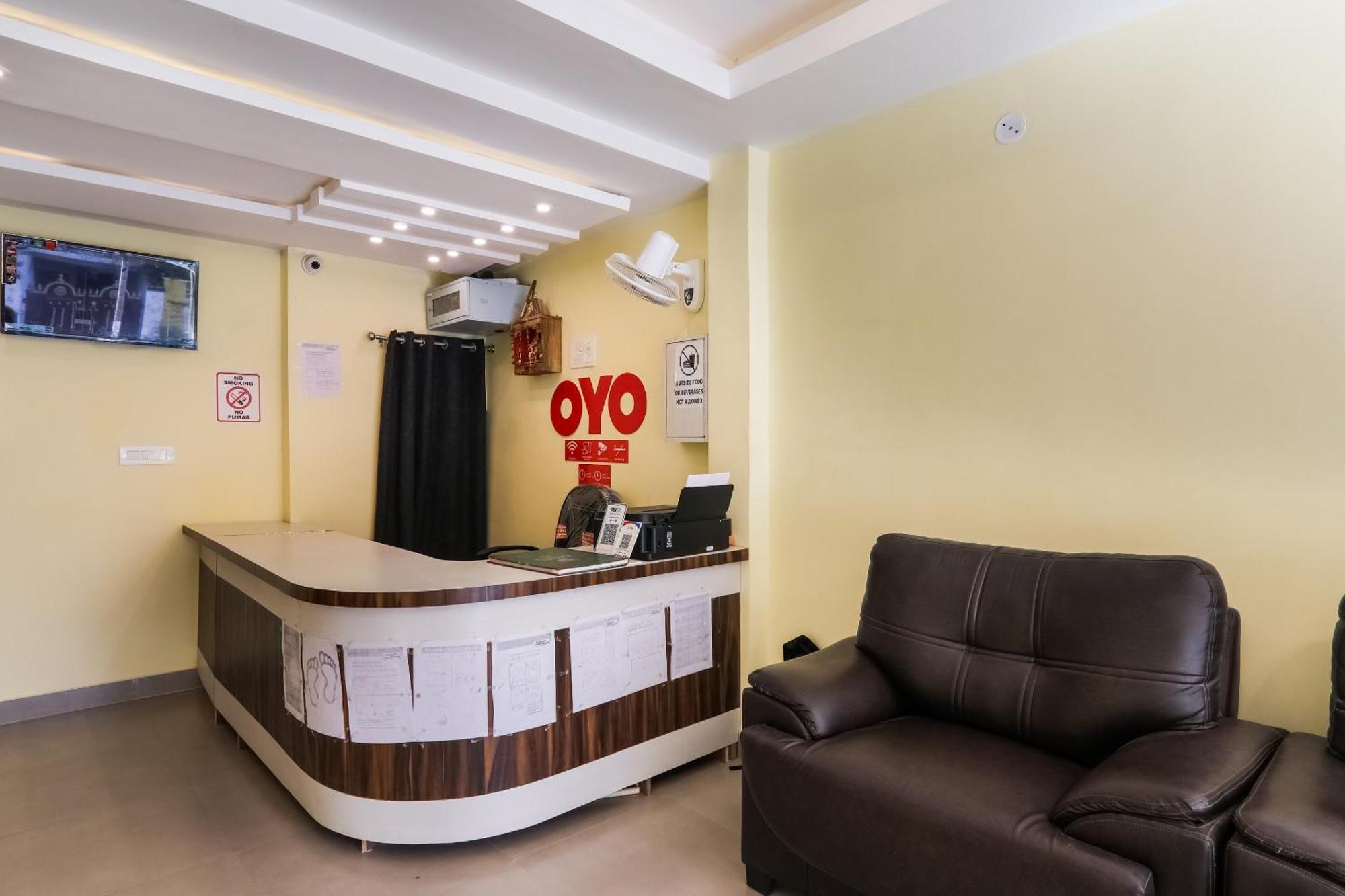 Collection O Sr Inn Chinhat Exterior foto