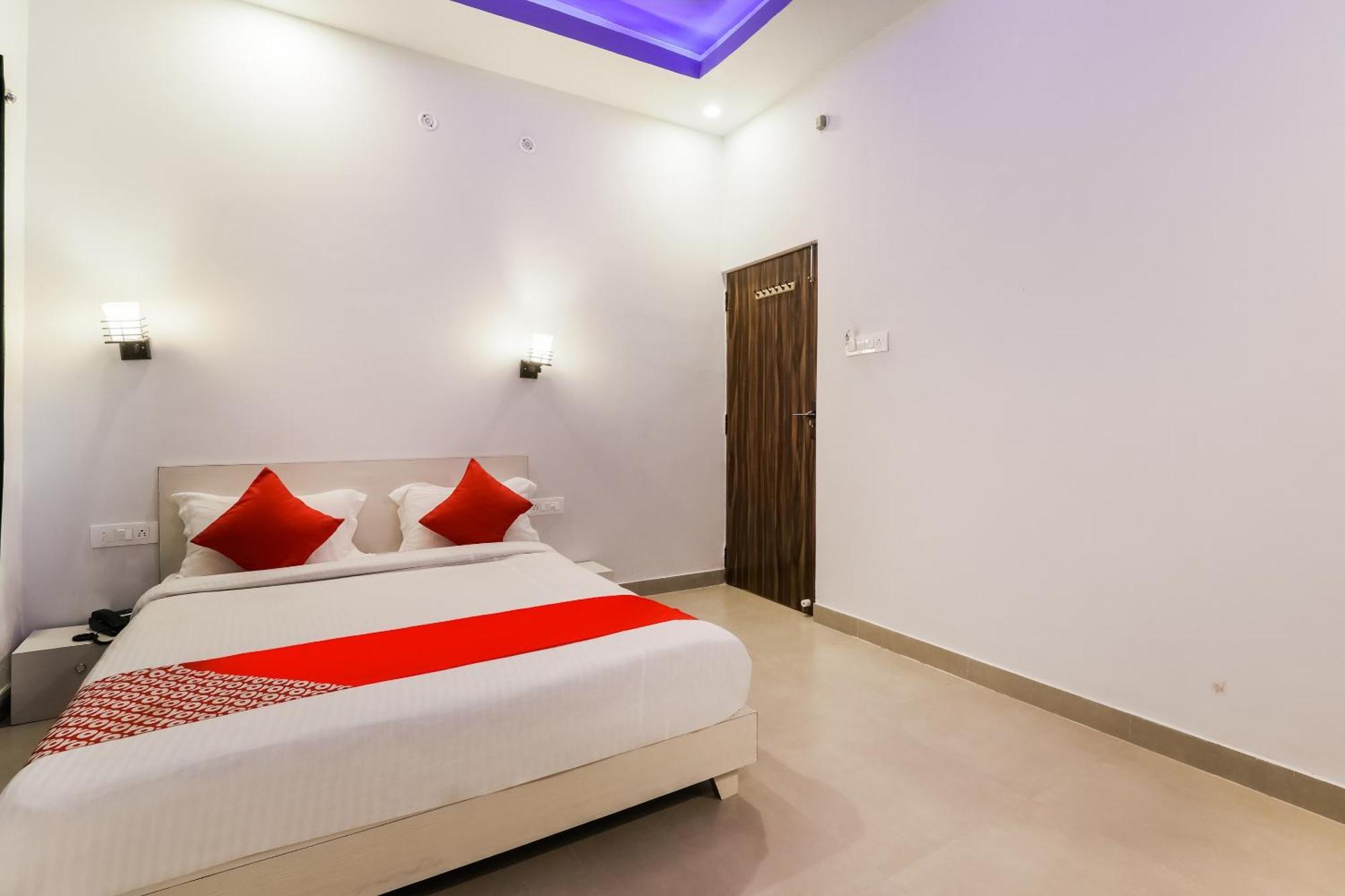Collection O Sr Inn Chinhat Exterior foto